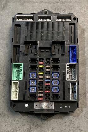 DX23-14B476-BG Fusebox module JAGUAR XF Electric
