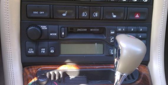 Radio cassette incl code LJD4100AA - AB JAGUAR XK8 - XKR Electric