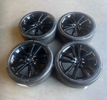 5 Spoke Venom in gloss black