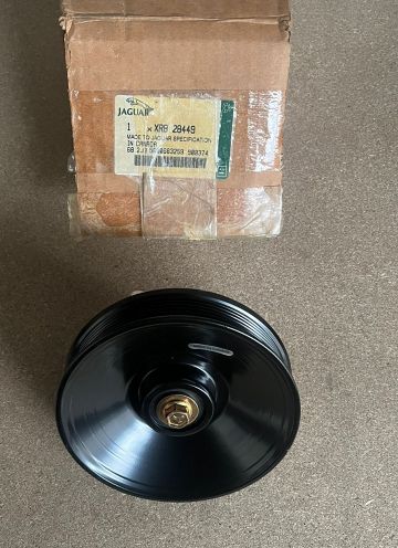 XR828449 - Jaguar Idler pulley